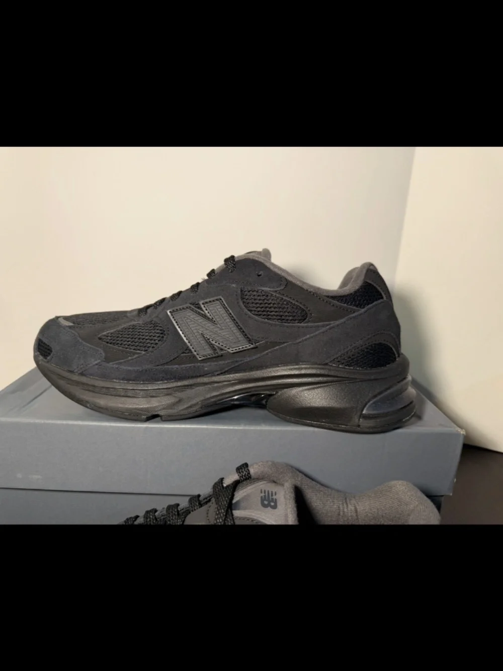 New Balance 2010 ABZORB Running Shoes Sneakers Black Cement Mens 11D/Womans 12.5